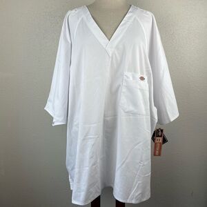NWT Dickies V-Neck Medical Unifrom Size 4XL
